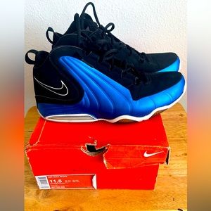 Mint condition Nike air Max basketball shoe size 11.5 men’s